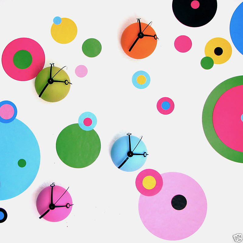 İlginç Baloncuk Duvar Saatleri Tasarımı ( = Bubbleclox)      Tasarımcı : Darien Lee       
