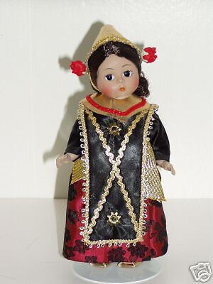 Madame Alexander International Doll   INDONESIA #579  