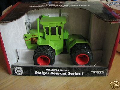 2000 ERTL STEIGER BEARCAT SERIES 1 C.E. 1/32ndNIB  