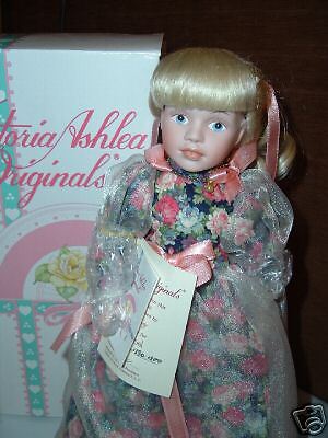 GOEBEL VICTORIA ASHLEA DOLL 330/1500 913050 66 IN BOX  