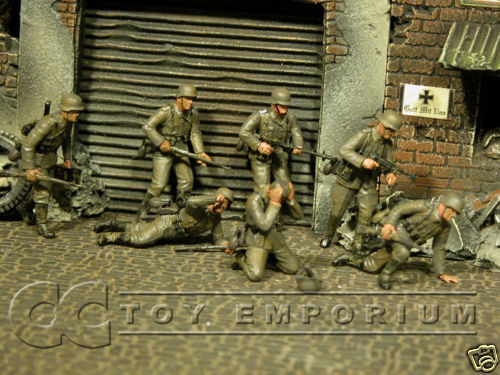 Custom Built 135 WWII German Panzer Grenadiers Set  