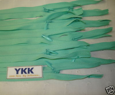 10) 10 Invisible Zips~Closed~Leaf Green 534~YKK (D)  